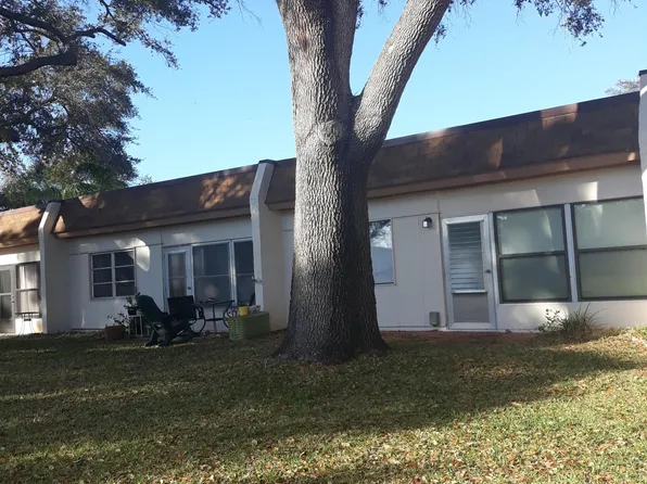 1196 Mission Cir, Clearwater, FL 33759