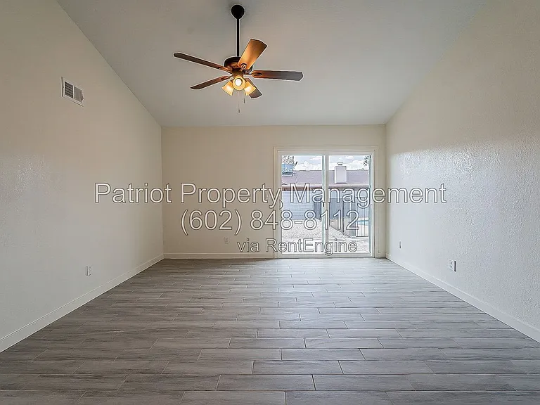7003 W Sierra St — Photo 9