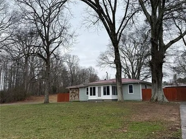 4069 Price Rd, Gainesville, GA 30506