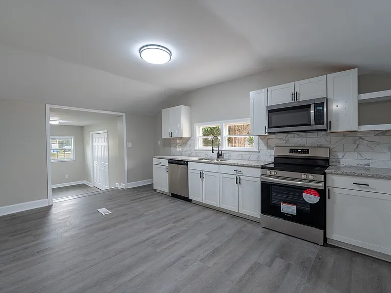 1001 S Layton Ave — Photo 7