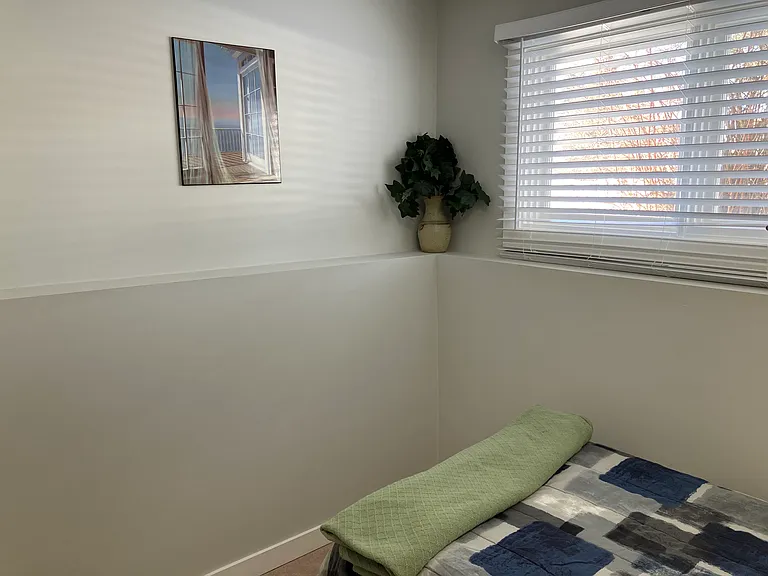 124 Anderson Close — Photo 18