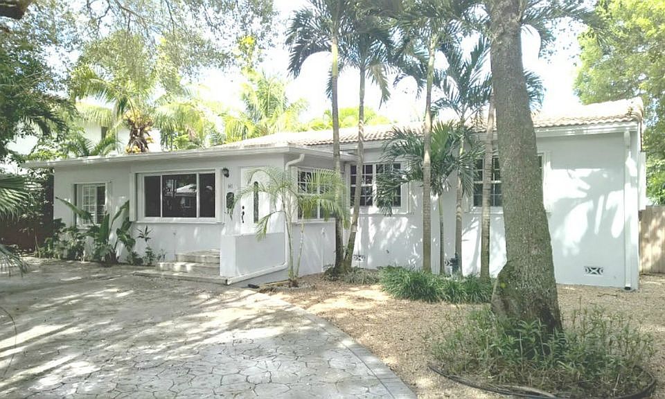 1st image of 641 Oriole Ave