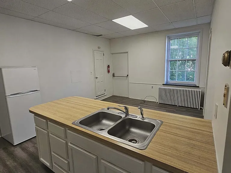 41 W Temple Ave #A2 — Photo 2