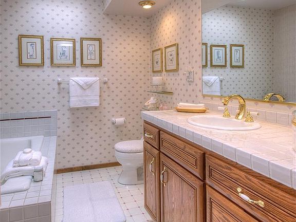 4th image of 1572 Baywood Ln