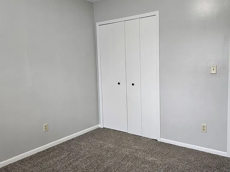 1242 Colonial Dr — Photo 9