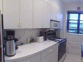 2nd image of 2N Town House Pl