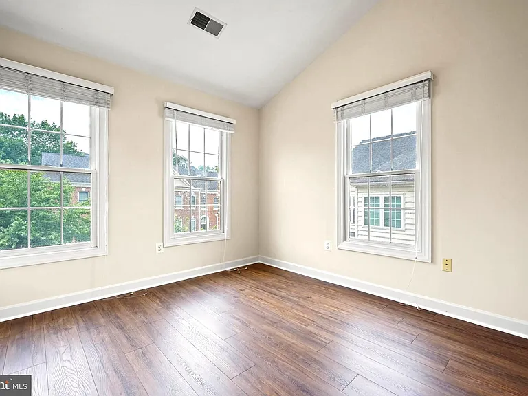 4519 Fair Valley Dr — Photo 33