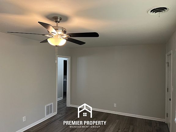 3rd image of 3013 Kirkland Dr NW