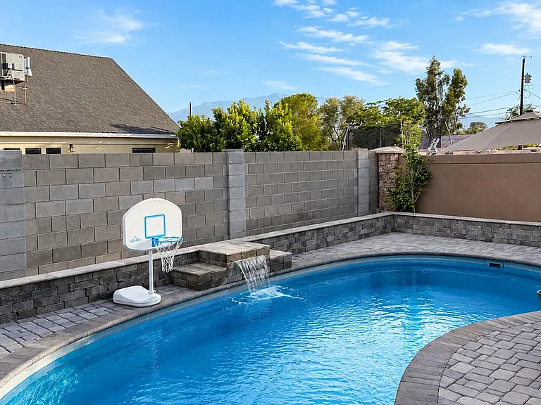 1111 W Cherokee Cir — Photo 4
