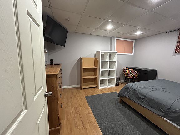 Bedroom A: $880 Private room with Queen sized bed
