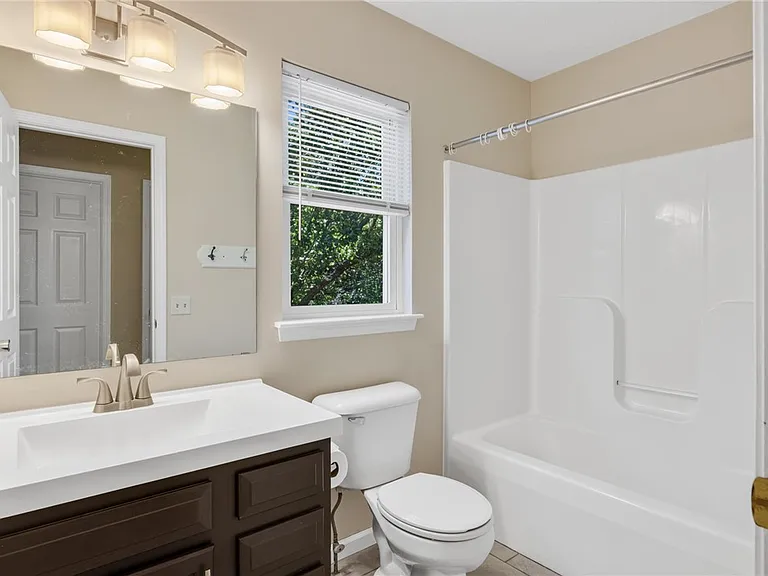 40 Alverstone Way — Photo 33