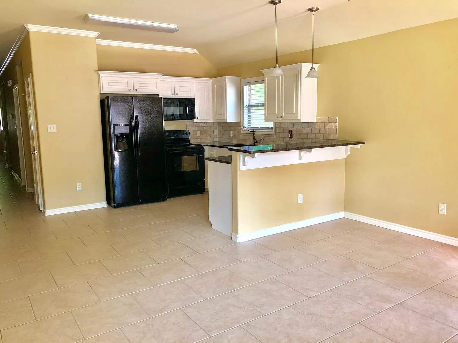 1124 E Dawson St — Photo 4