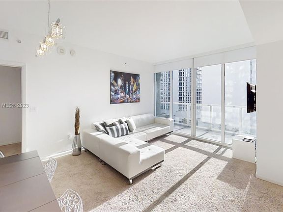 3rd image of 244 Biscayne Blvd APT 1710