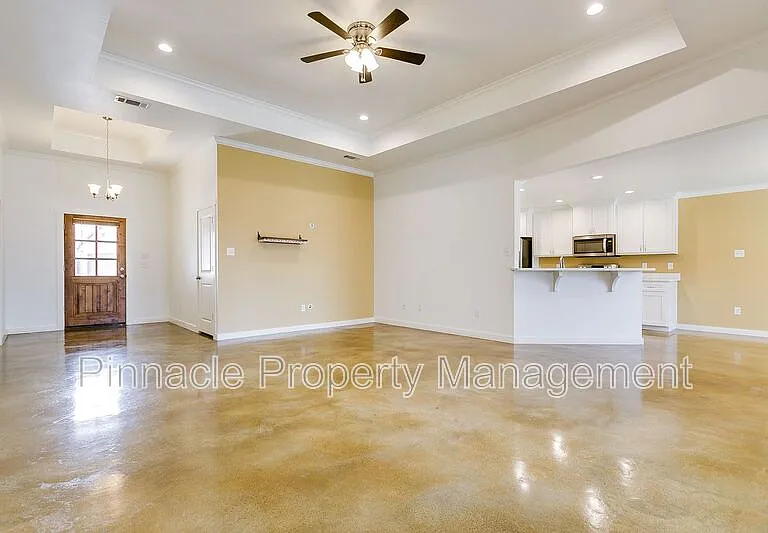 5918 Southampton Pl — Photo 7