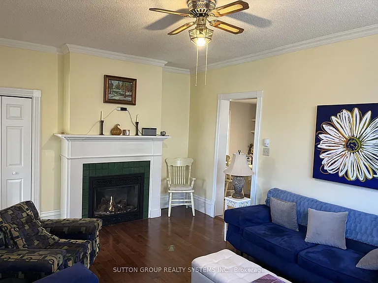 58 Bruce St S #1 — Photo 3