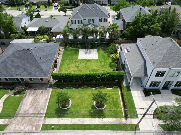 305 W William David Pkwy, Metairie, LA 70005