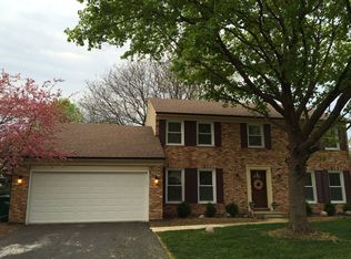 2042 Cromwell Dr, Wheaton, IL