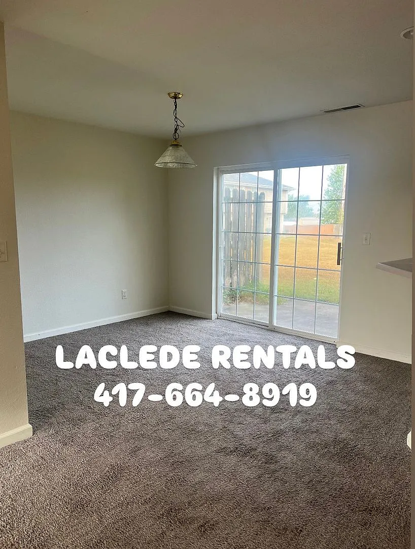 3 Bedroom 2.5 Bathroom Townhouse For Rent — Photo 3