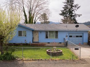 860 NE Short St, Myrtle Creek, OR 97457