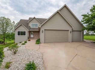 3986 Lily Lake Rd, Green Bay, WI 54311