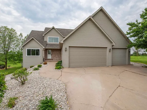 3986 Lily Lake Rd, Green Bay, WI 54311