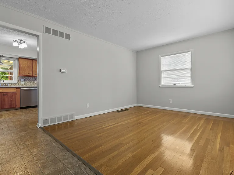 2124 Violet Rd — Photo 3