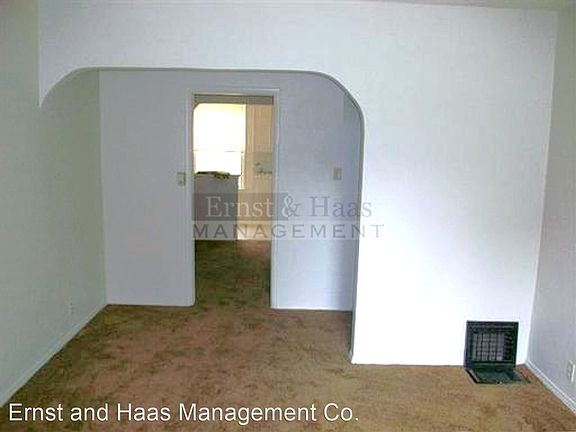 5th image of 5233 E Carson St #4212838