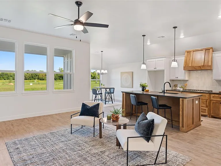 5008 Misty Wood Ln — Photo 5