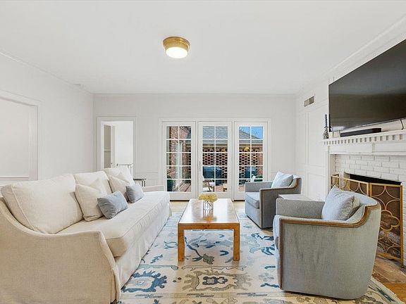 4th image of 176 Belhaven St