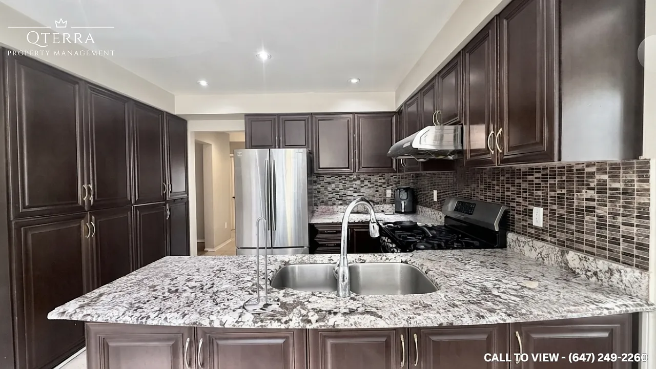 4 bed, 2.5 bath, 2400 sqft, $3,299 — Photo 2
