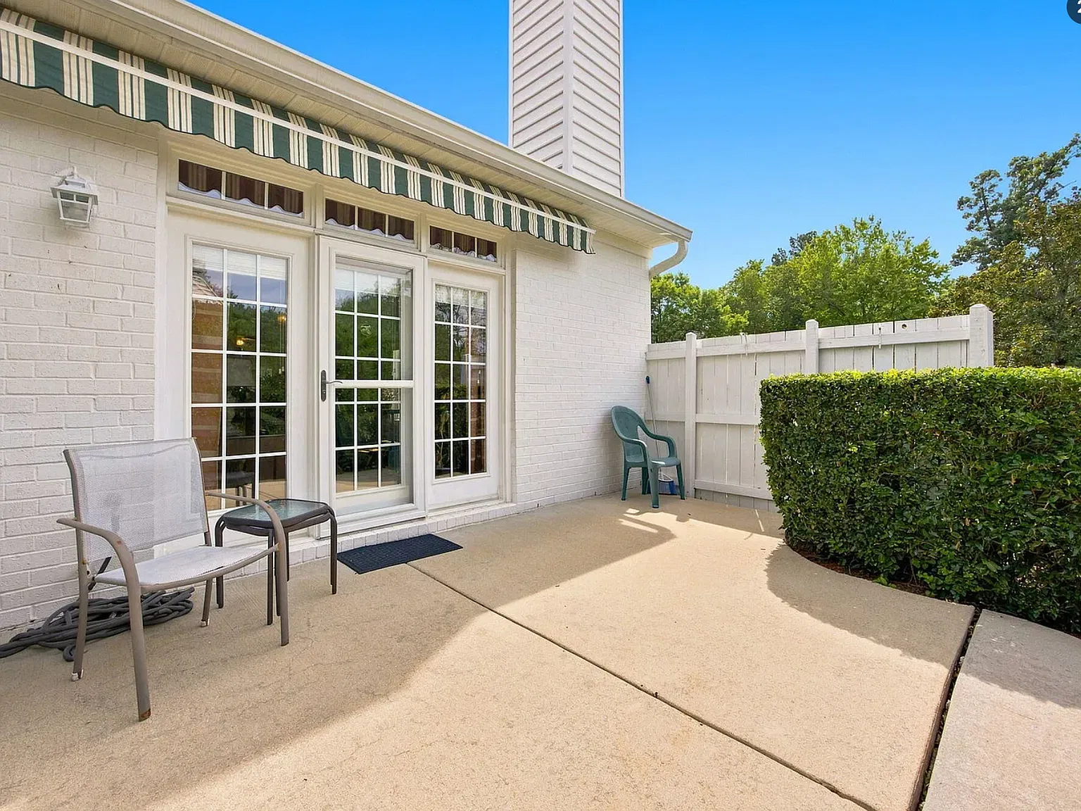 1601 Poets Glade Dr — Photo 4