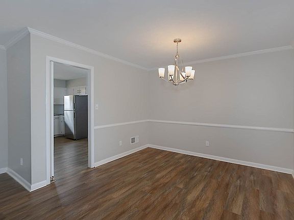 5th image of 2322 Winchester Dr