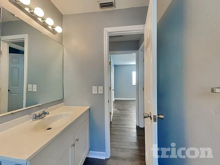 4118 W La Salle St — Photo 13