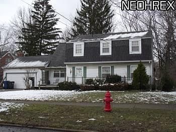 1st image of 211 E 5th Ave