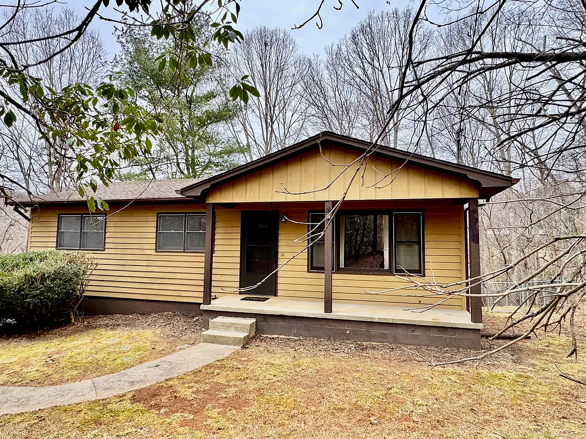 Front of Home. - 15 Youngs View Dr