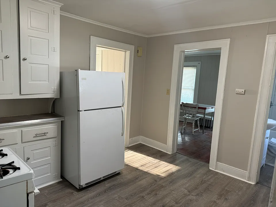 43 Leroy St #4