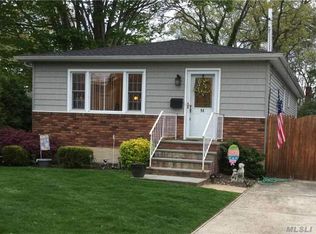 94 Chelsea Ave, West Babylon, NY 11704