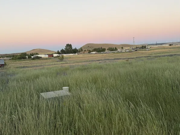 W Nesbitt St, Goldendale, WA 98620