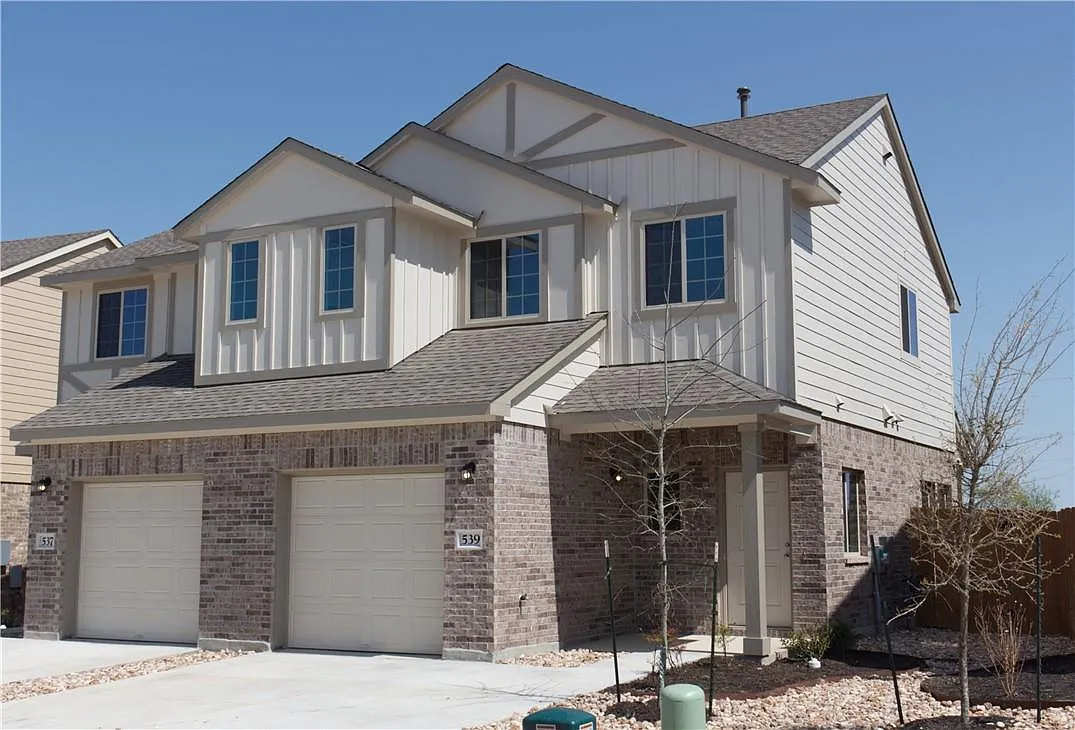 4 bed, 2.5 bath, 1538 sqft, $1,995 — Photo 4