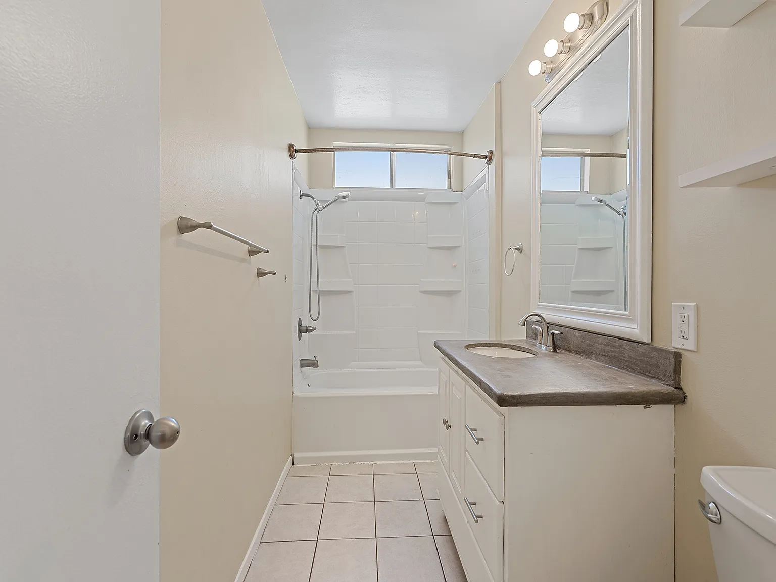 1 bed, 585 sqft, $1,600 — Photo 3
