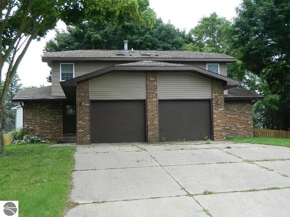 1505-1507 Patrick Ct, Mount Pleasant, MI 48858