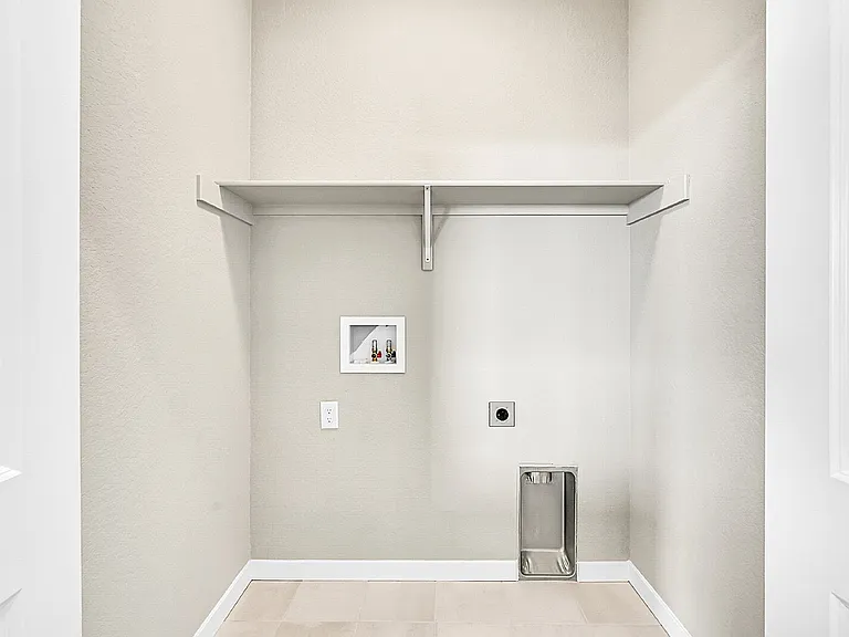 2407 Zorro Hts — Photo 4