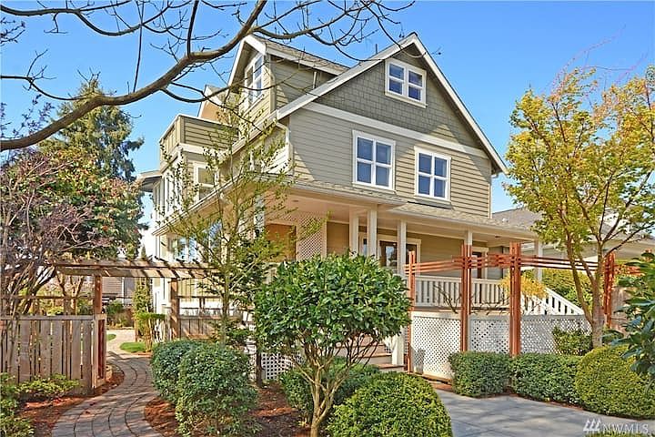 Pix of front of the house