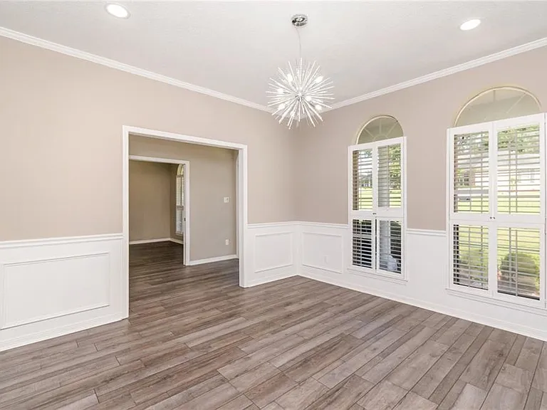 7490 Quency Dr — Photo 15