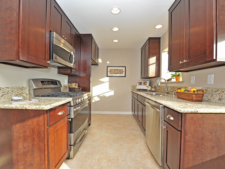 2nd image of 1155 Larkspur Ln