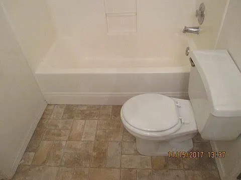 2242 S Stephen Ave — Photo 15