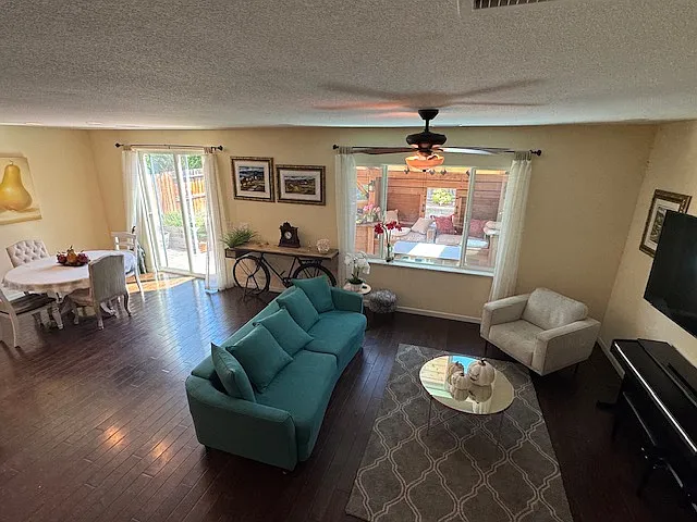 2010 Angel Ridge Dr