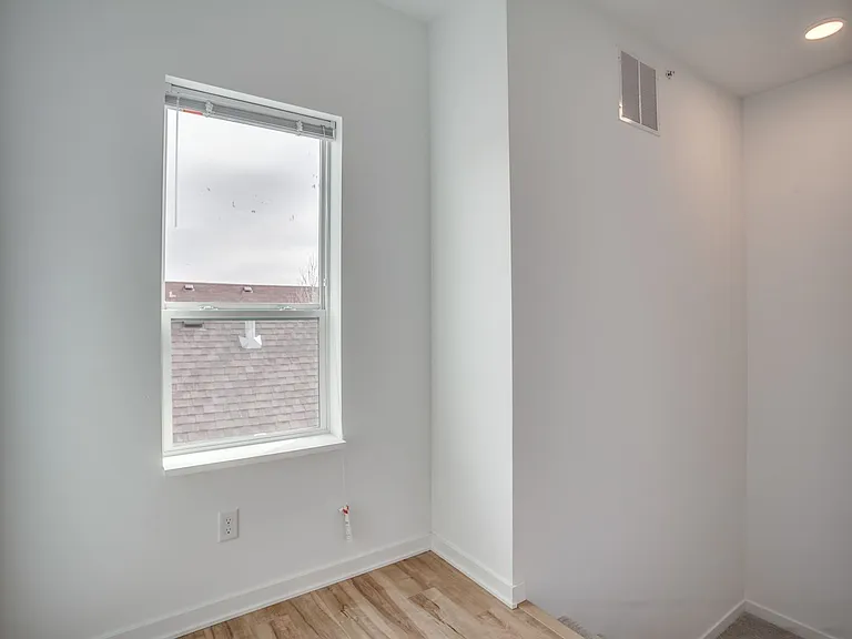3333 Nicollet Ave S — Photo 41