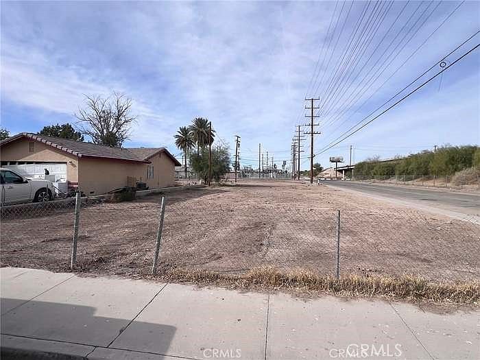 1st image of 301 S Spring St