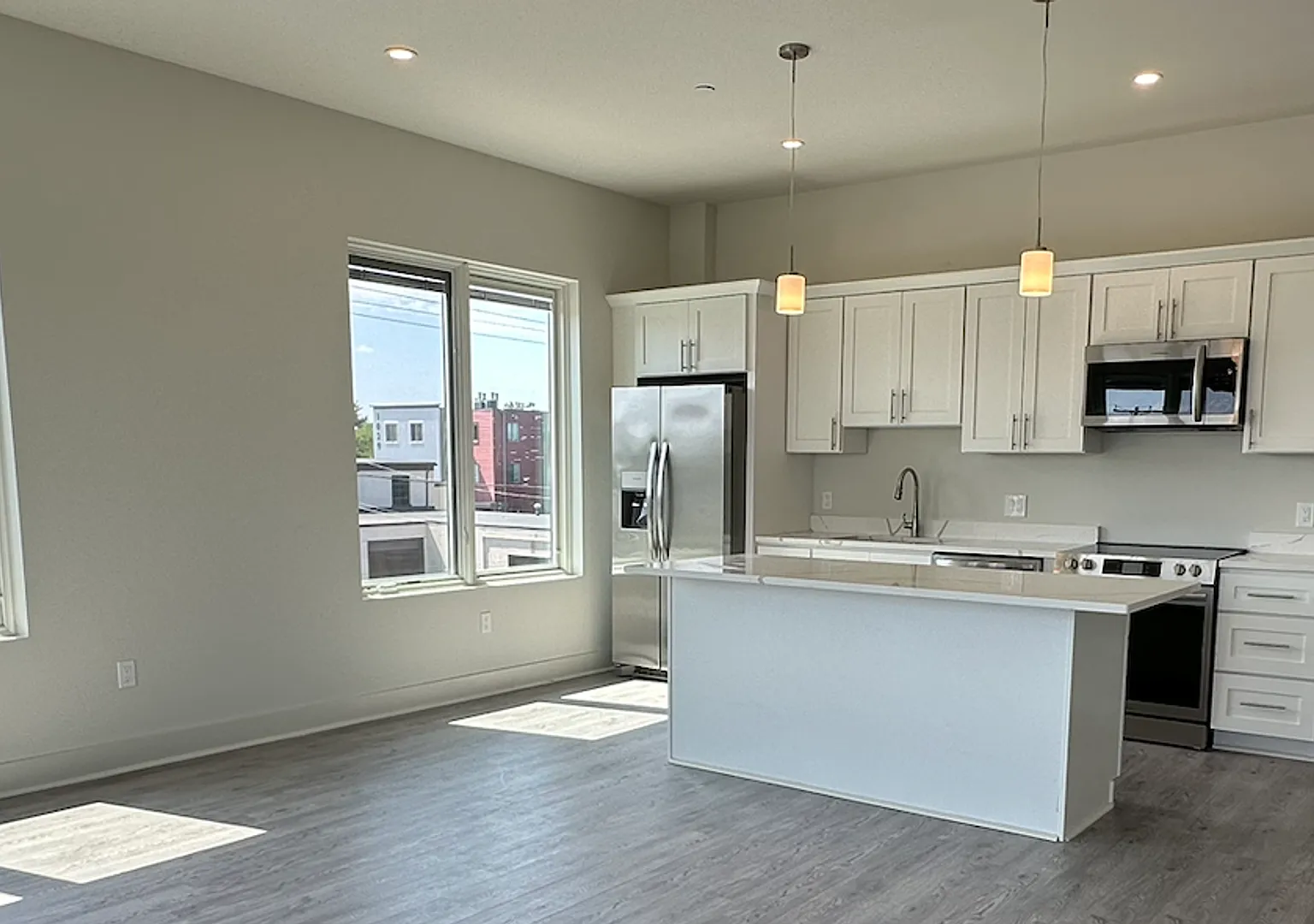 386 A — Photo 1